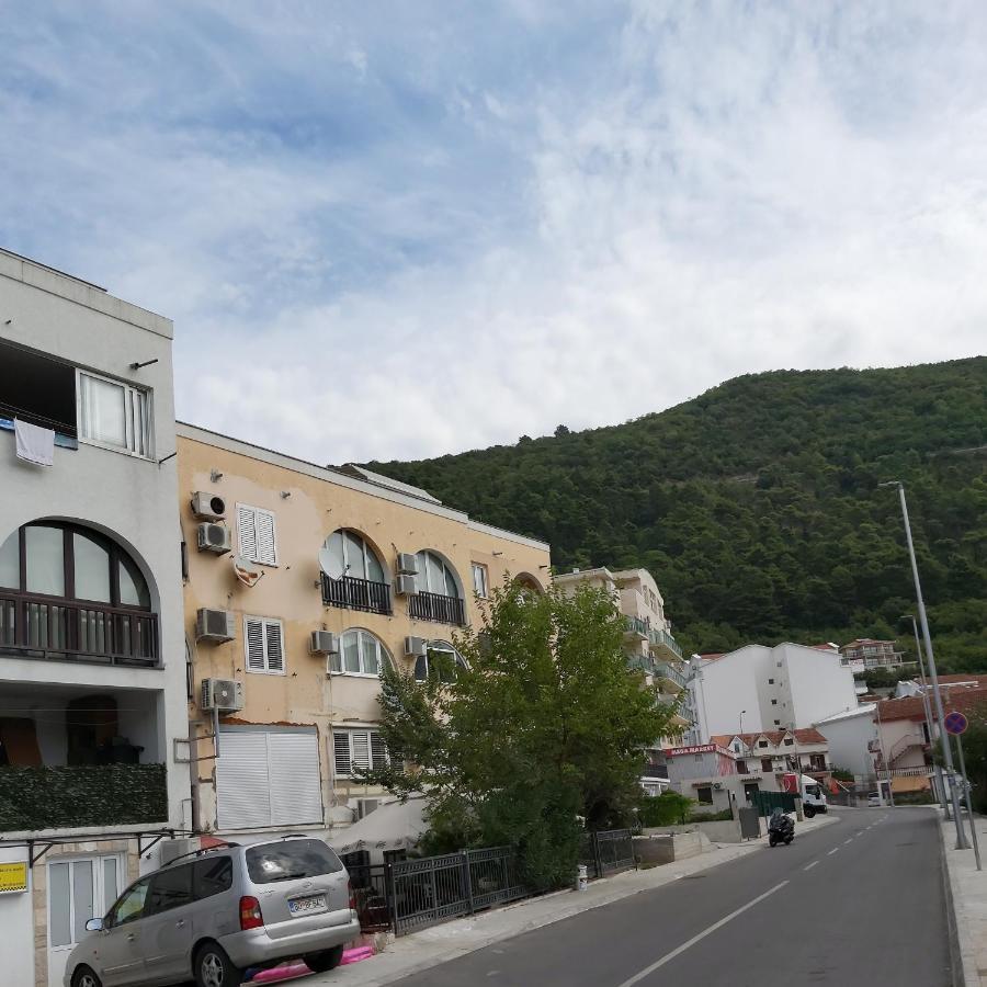 Suncani 1-vila Amfora Budva